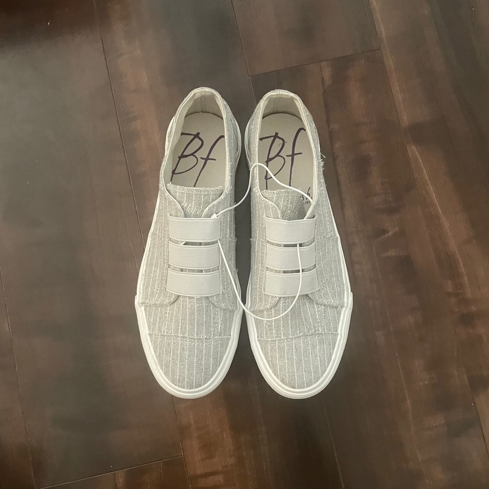 NWOB Blowfish Malibu Mandi Slip On Sneakers